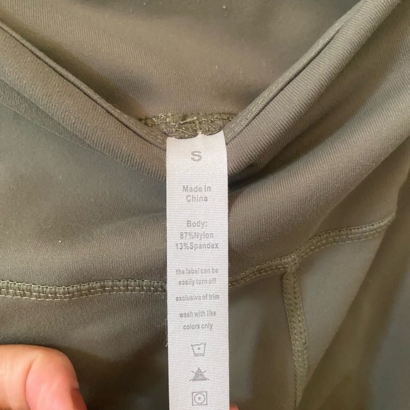 OLIVE GREEN WOMENS LEGGINGS POCKETS SIZE S NYLON SPANDEX - Picture 3 of 7